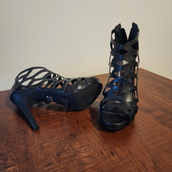 SIMPLY VERA - VERA WANG DAVINCI PEEP-TOE BOOTIES - Picture 5 of 5